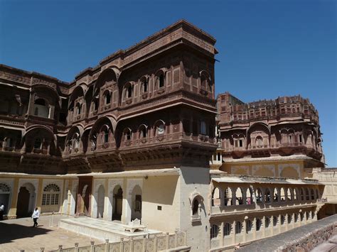  A Fortaleza de Mehrangarh: Uma Porta para o Tempo e Luxo Rajástico