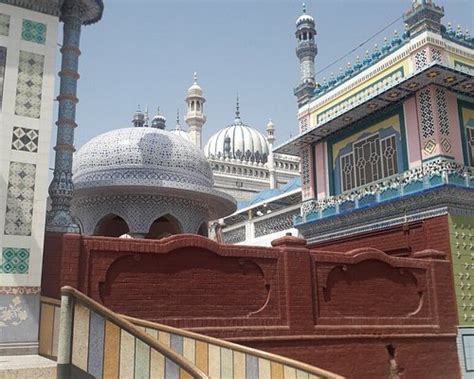 O Templo de Shiva em Rahimyar Khan: Uma joia arquitetônica escondida no coração do Punjab!