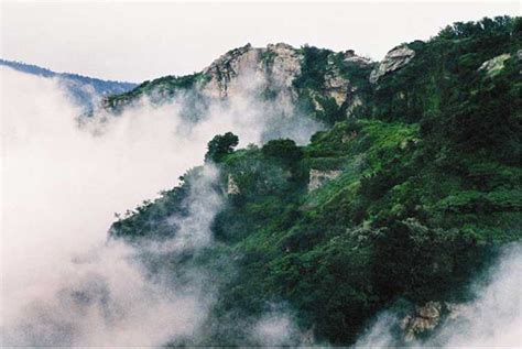 Parque Nacional de Huaguo Shan: Uma jornada inesquecível para apreciadores de paisagens montanhosas e mistérios da natureza!